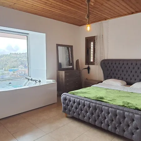 Villa Aprosmeno Jacuzzi House 1