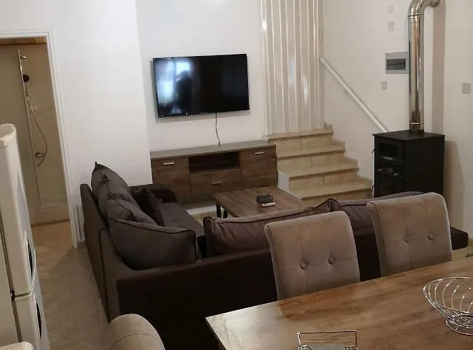 Villa Aprosmeno Jacuzzi House 1